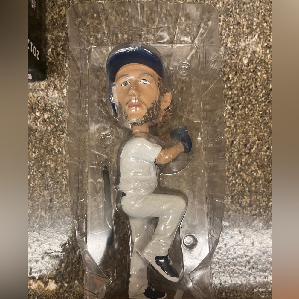 Bobble head - Picture 3 of 14